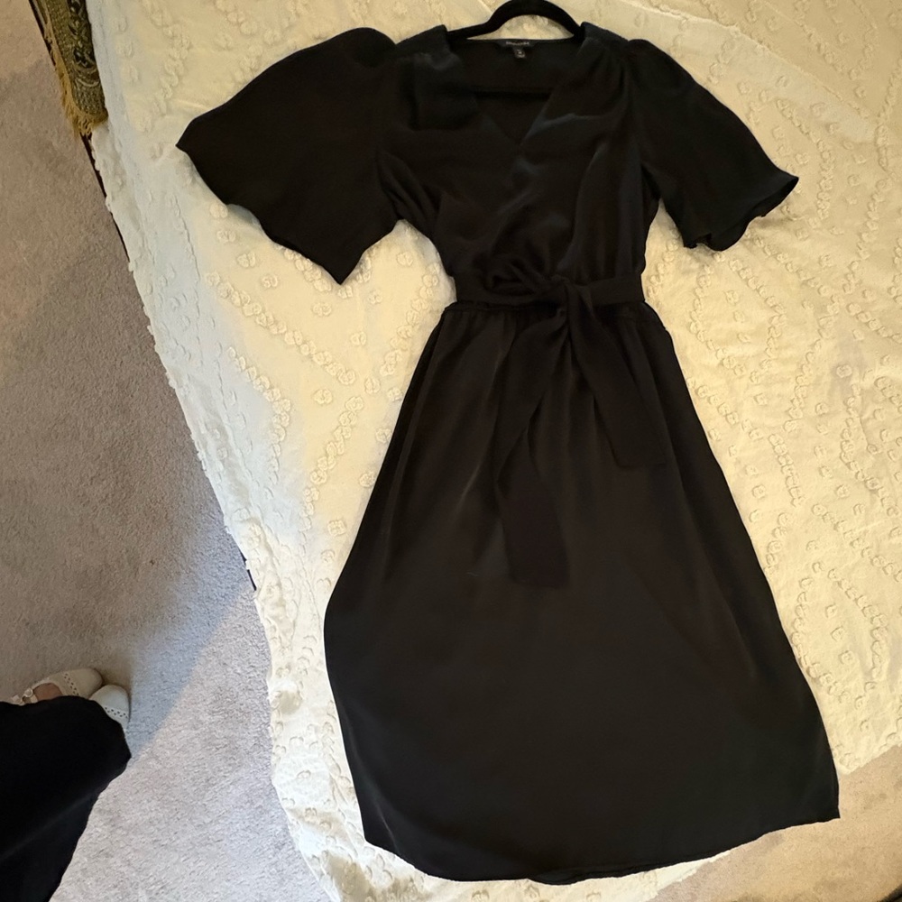 Banana Republic Satin Flutter-Sleeve Dress